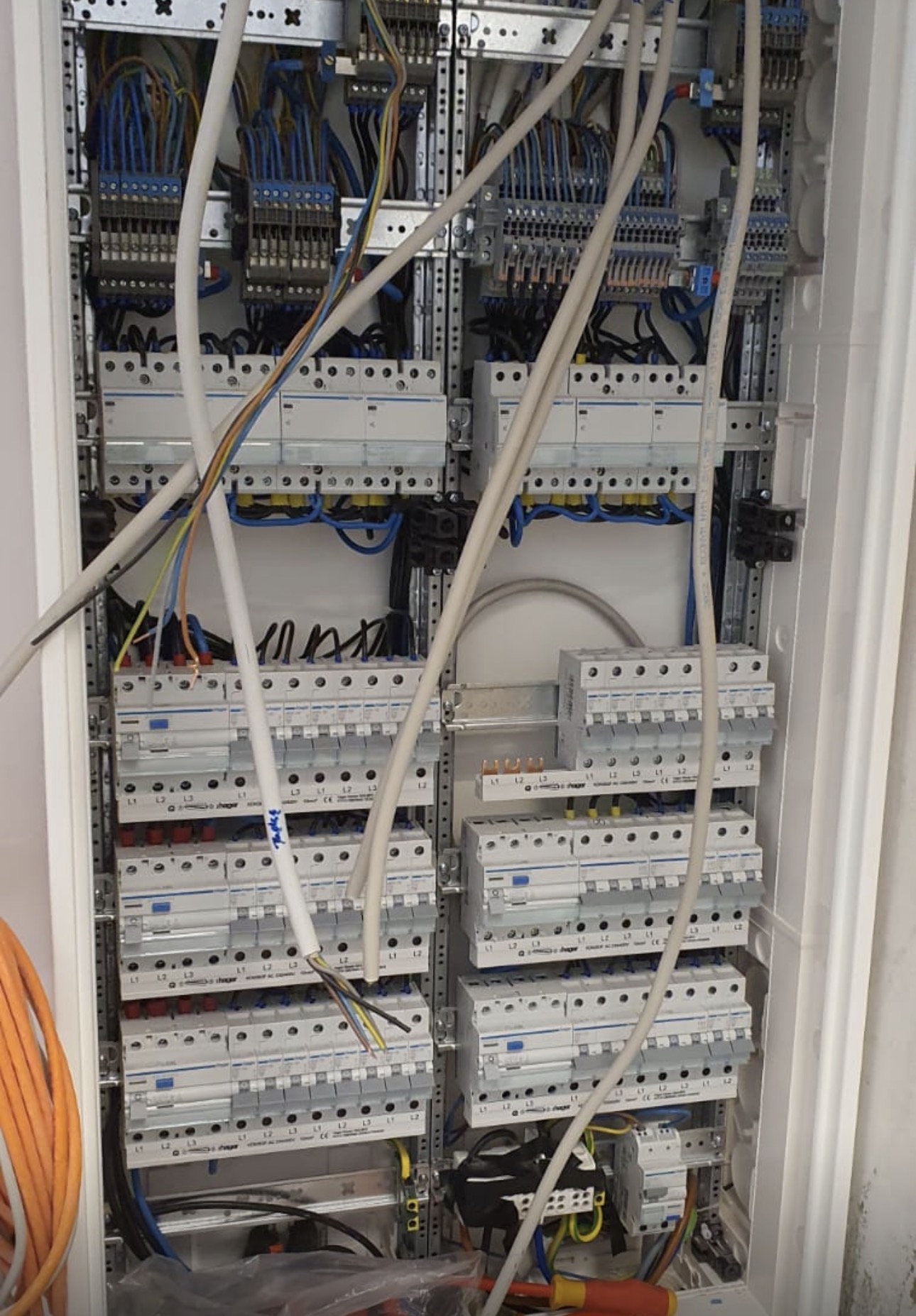 Unterverteilung während einer elektrotechnischen Sanierung